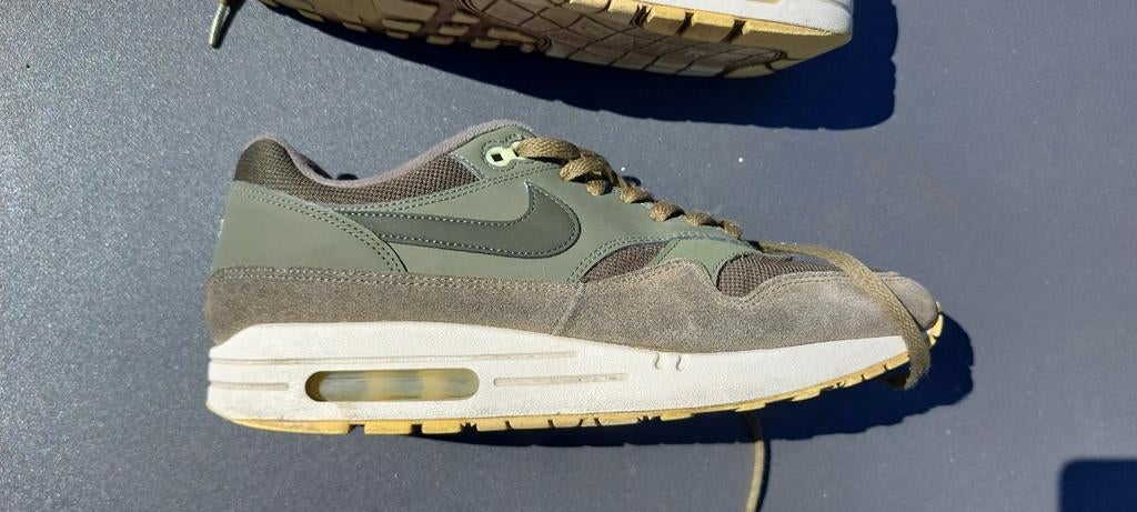 Te koop Nike Air Max 1 Olive maat 43, Nike air max, Overige kleuren, Ophalen of Verzenden, Sneakers of Gympen