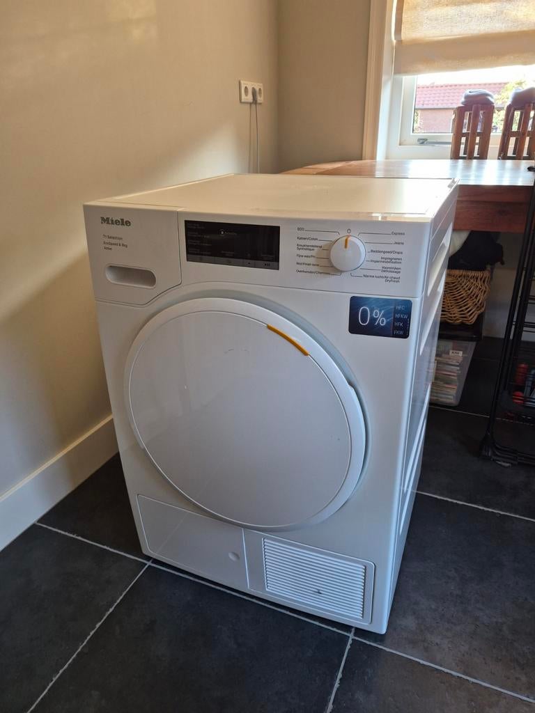 Miele warmtepompdroger TSA523WP 8kg active, Ophalen, 8 tot 10 kg, Zo goed als nieuw, Voorlader