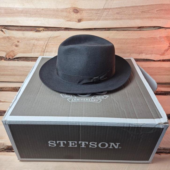 Stetson 'Penn' Fedora Handcrafted - Size 57, Kleding | Heren, Hoeden en Petten, Nieuw, Hoed, 57 cm (M, 7⅛ inch) of minder, Ophalen of Verzenden