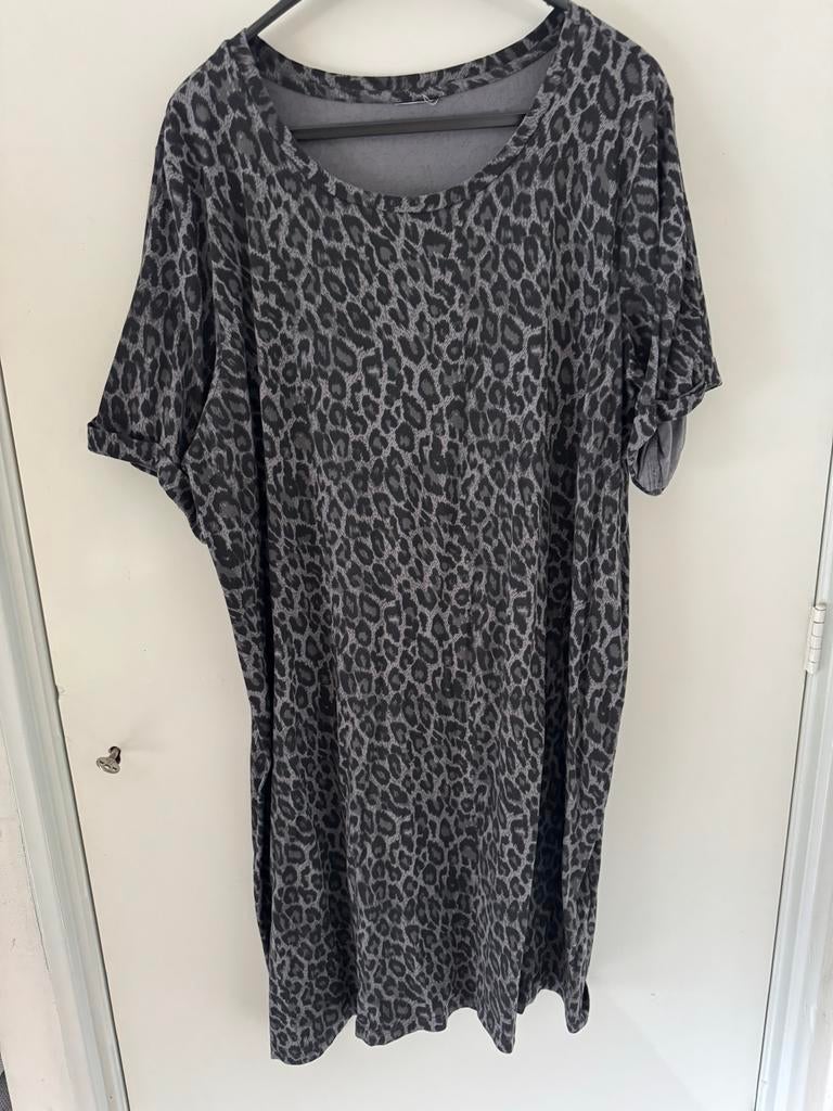 Tuniek met panterprint maat 50/52, Ophalen of Verzenden, Zo goed als nieuw, Grijs, Blouse of Tuniek