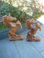 2 Paarden. Houtsnijwerk., Ophalen