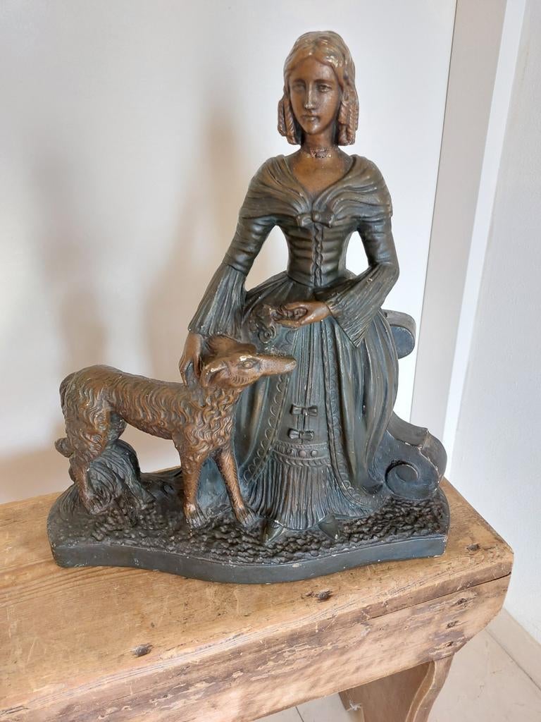 Art. Deco beeld . Vrouw met hond., Antiek en Kunst, Ophalen of Verzenden