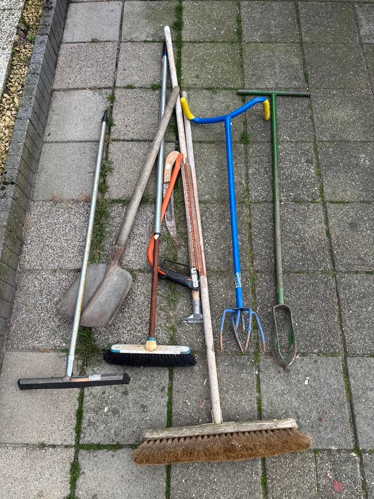 Tuin gereedschap, Ophalen, Zo goed als nieuw