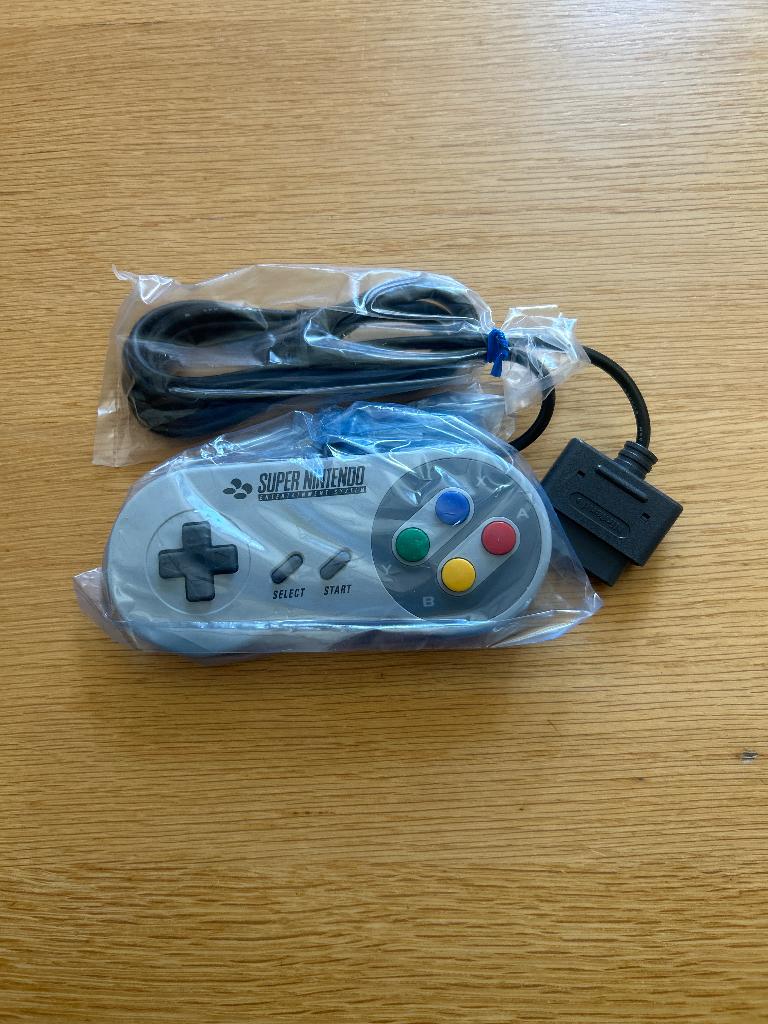 Super nintendo controller, Spelcomputers en Games, Spelcomputers | Nintendo Super NES, Ophalen of Verzenden, Zo goed als nieuw