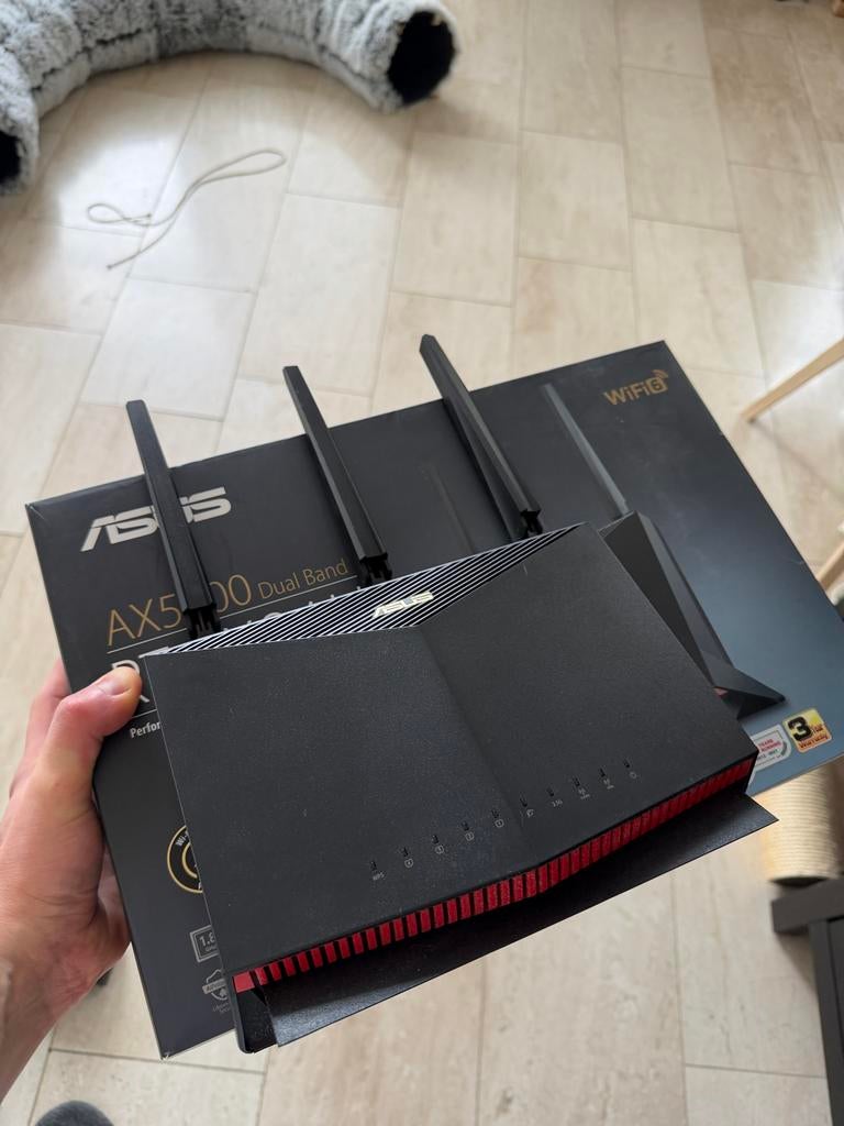 Asus RT-AX86U Gaming Router WiFi 6 - Zo goed als nieuw, Computers en Software, Routers en Modems, Ophalen of Verzenden, Zo goed als nieuw
