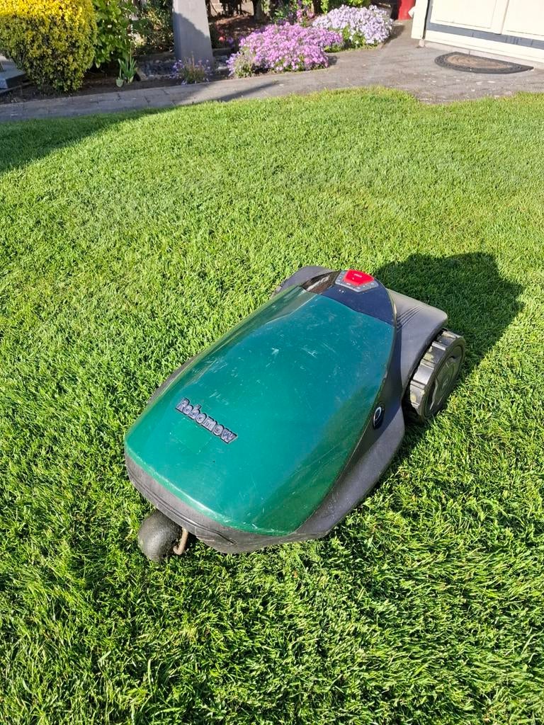 robomow rc304 pro, Tuin en Terras, Robotmaaiers, Ophalen, Gebruikt, Meer dan 25 cm, Robomow