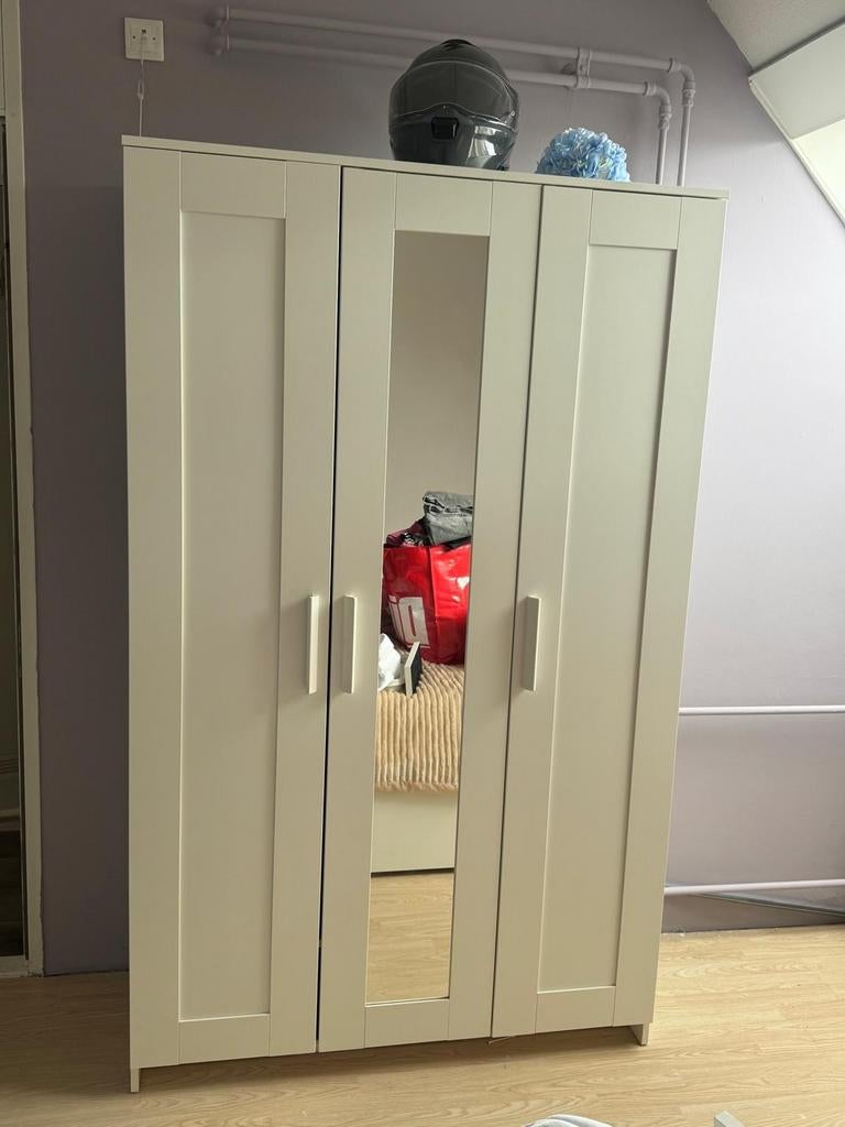 Witte kledingkast met spiegel, hang- en leggedeelte, Huis en Inrichting, Kasten | Kledingkasten, Ophalen, Met deur(en), Gebruikt