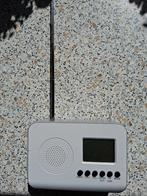 Een nieuw wit "Radiootje" met multifunctionele alarmklok., Ophalen of Verzenden, Nieuw, Transistorradio