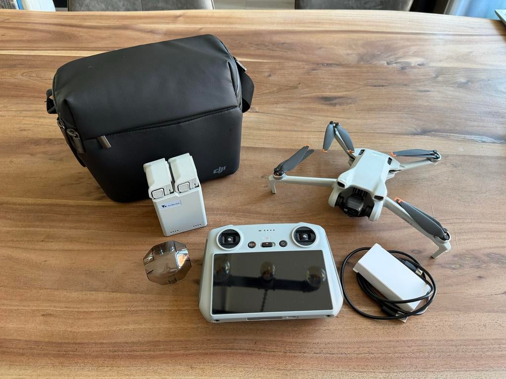 DJI Mini 3 | RC RM330 controller | 2 accu’s, Ophalen, 30 tot 45 minuten, Cameradrone, Extra accu('s)