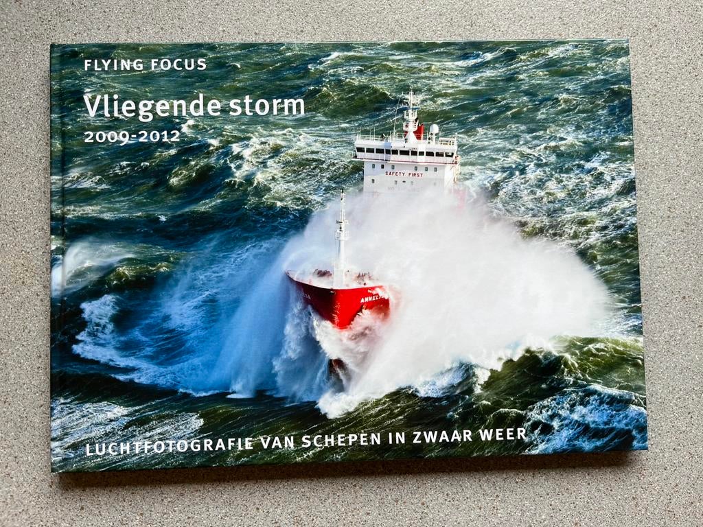 Herman IJsseling - Vliegende storm 2009-2012, Boeken, Fotografen, Ophalen of Verzenden, Zo goed als nieuw, Herman IJsseling