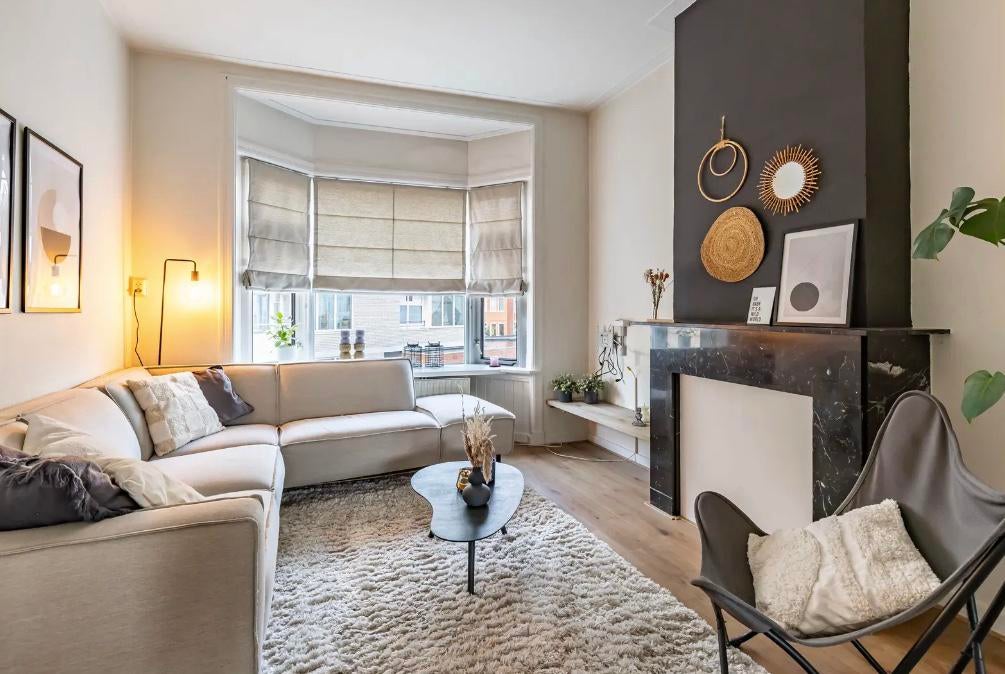 Beige hoekbank, Ophalen, Zo goed als nieuw, Vierpersoons of meer, Hoekbank