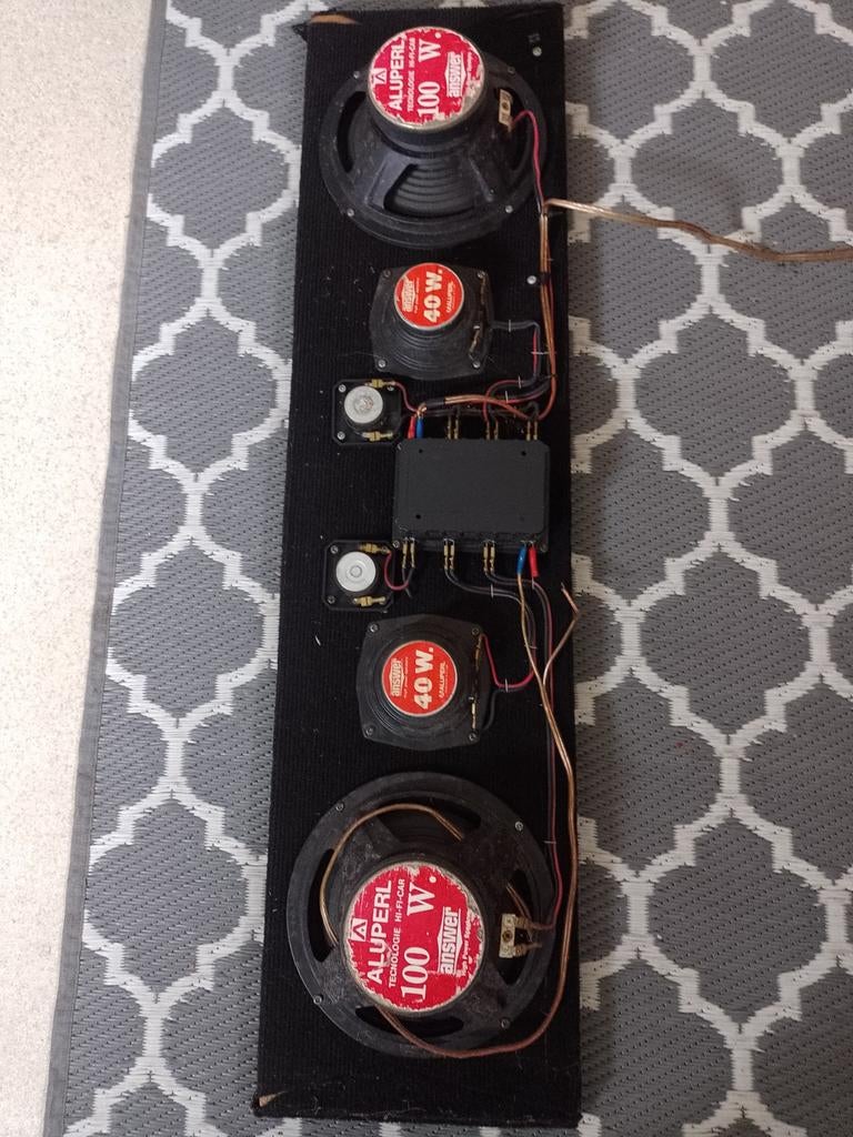 Hoedenplank met speakers (2x 100W, 2x 40W) en versterker, Ophalen