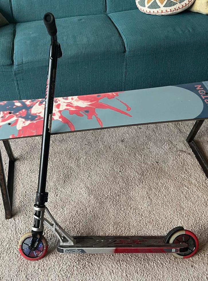 Te koop MGP MGX pro Stuntstep, Sport en Fitness, Skateboarden, Zo goed als nieuw, Ophalen of Verzenden