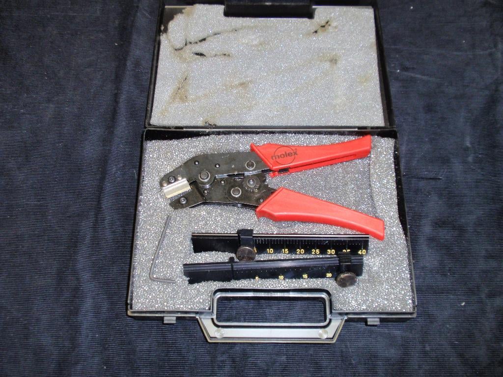 Professionele molex kniptang, Ophalen