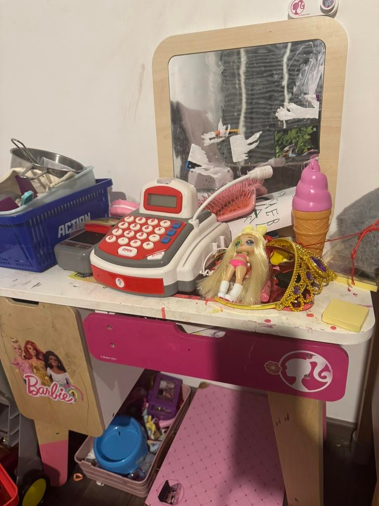 Make upt tafel van barbie, Ophalen, Gebruikt