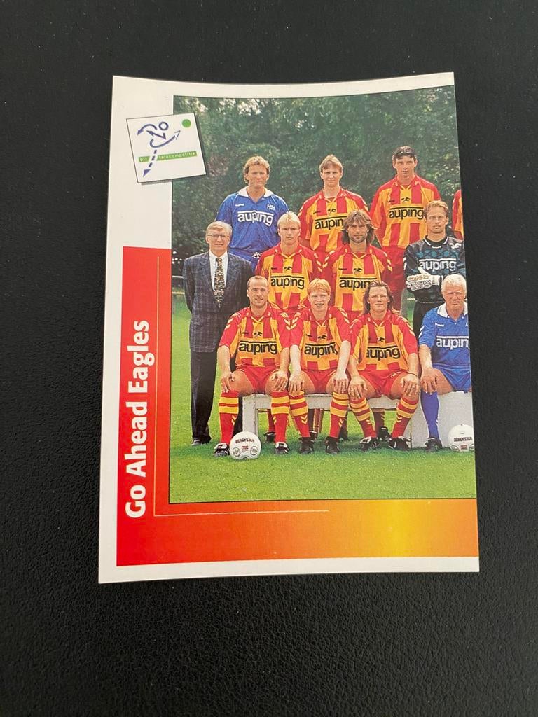 Go Ahead Eagles Elftal - Panini Voetbal 96, Ophalen of Verzenden, Zo goed als nieuw, Overige binnenlandse clubs, Poster, Plaatje of Sticker