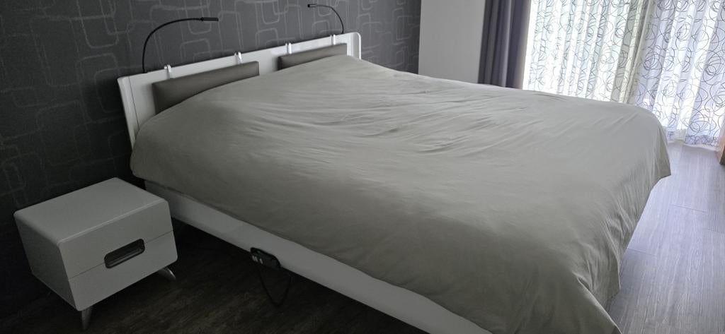 Auping bedombouw met elektrisch verstelbare spiraalbodems, Ophalen, Overige materialen, Wit, Tweepersoons