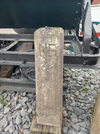Oude betonnen grenspaal, Ophalen