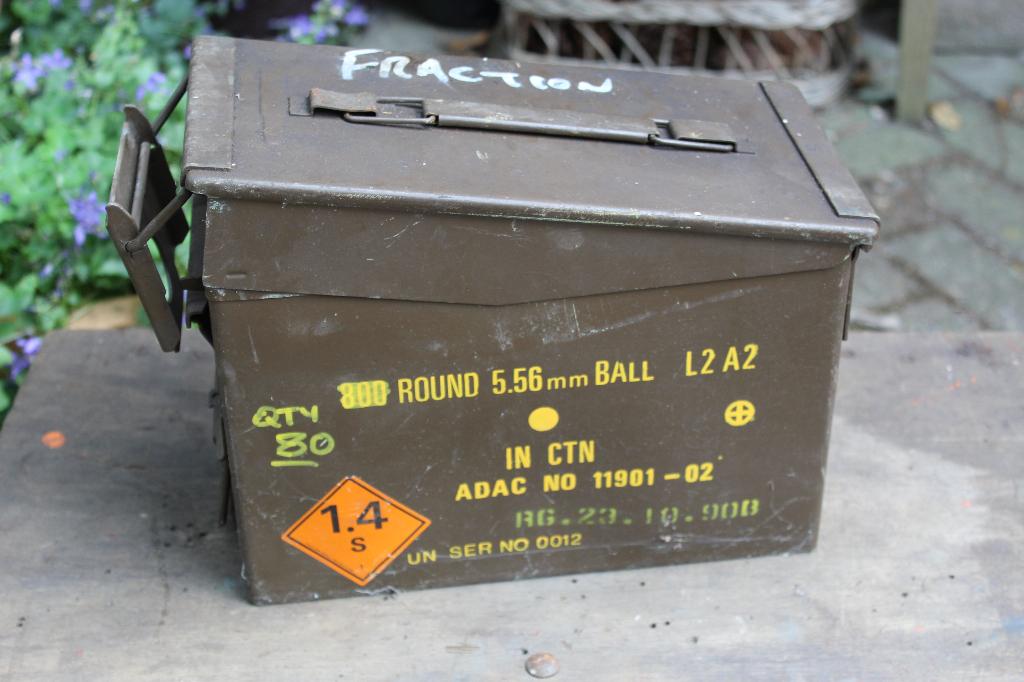 leger kist - Metalen munitie kist - Militairia, Ophalen of Verzenden, Landmacht, Nederland, Kist of Geocache