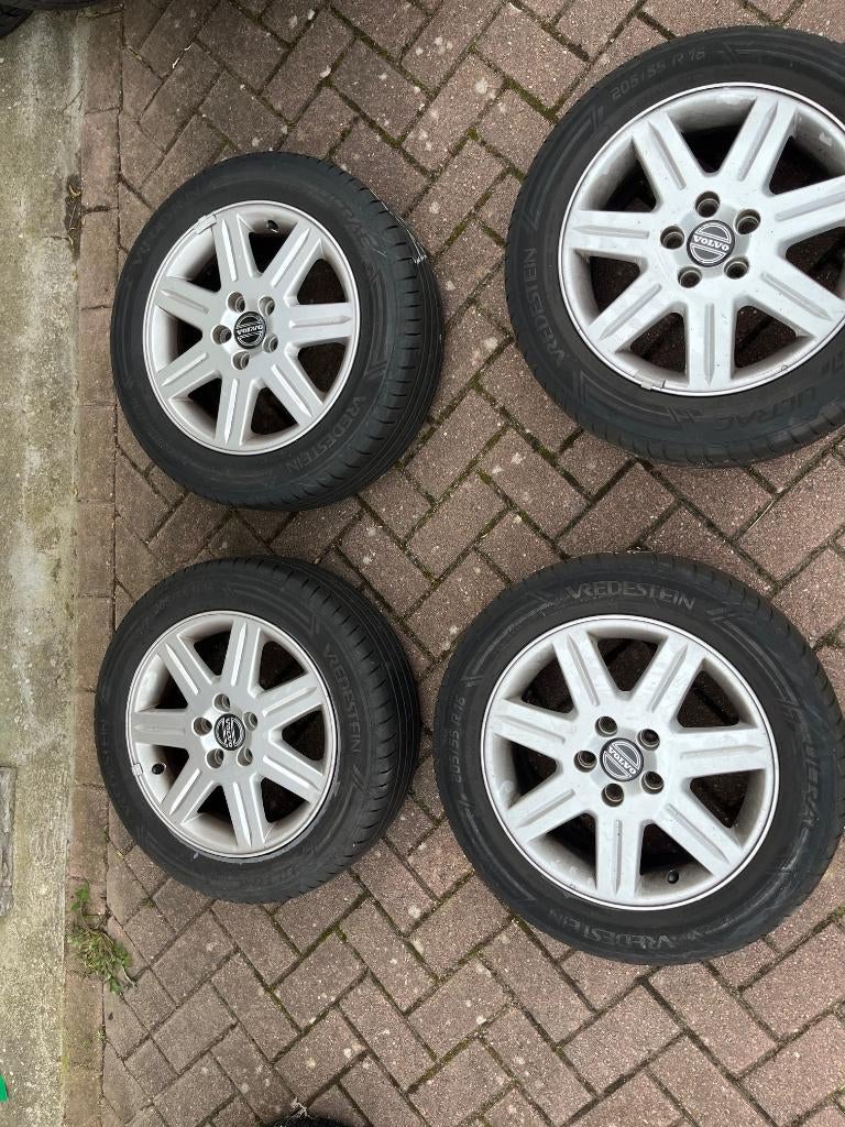 set originele Volvo velgen met goede zomerbanden, Ophalen
