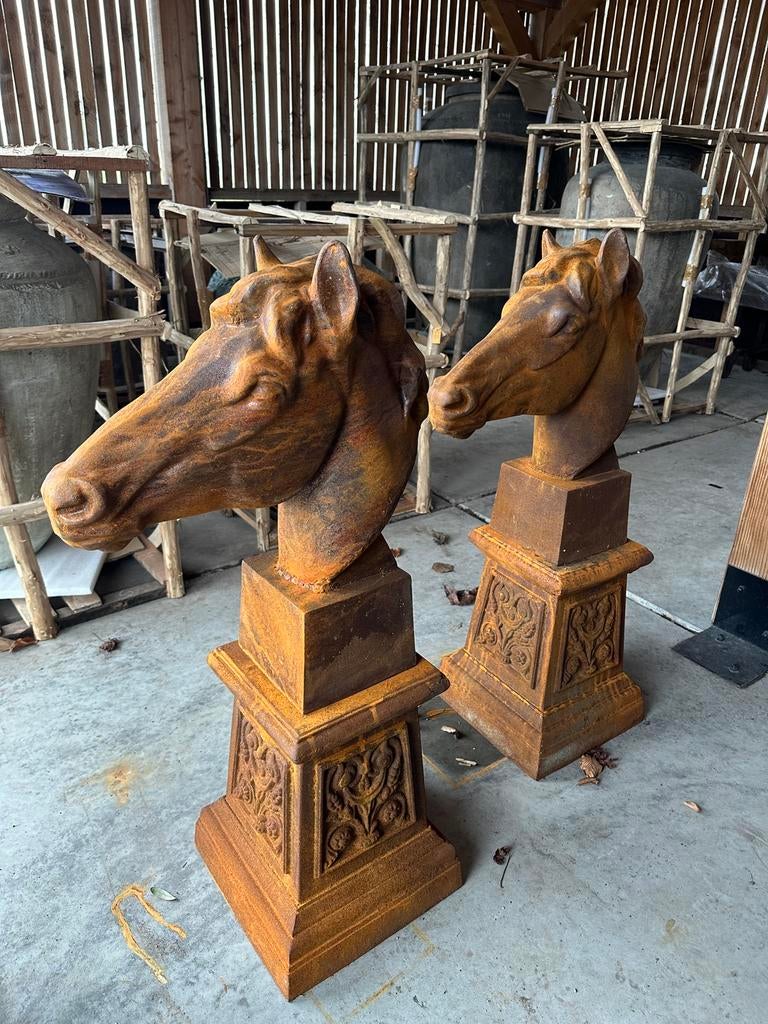 Gietijzeren Paardenhoofd met of zonder sokkel, Ophalen