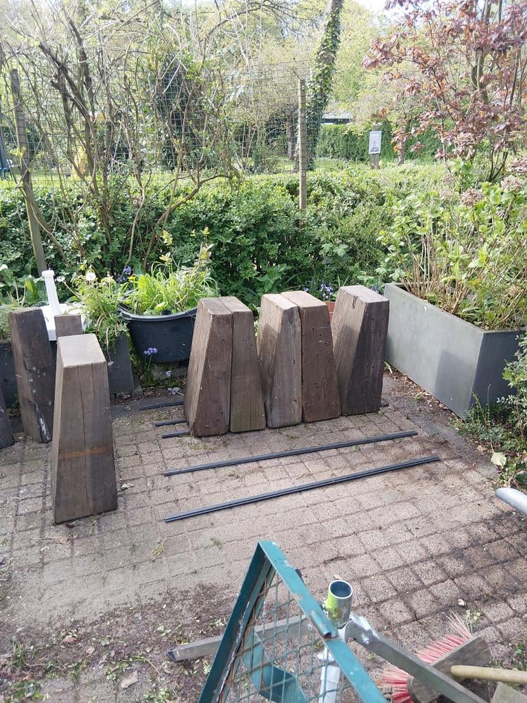Opbokblokken/ scheepsbokken of sokkel.  Massief basralocus, Huis en Inrichting, Woonaccessoires | Zuilen en Pilaren, Ophalen, Gebruikt