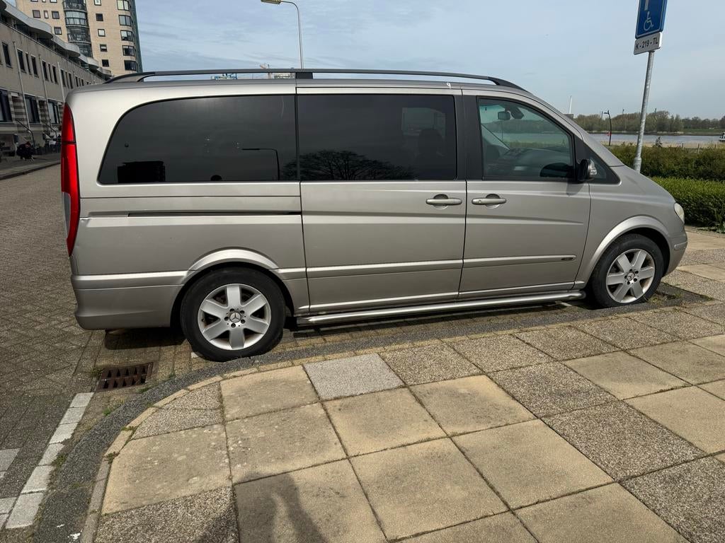 Mercedes-Benz Mercedes 2009 Grijs te koop, Zwart, 197 €/maand, 2000 kg, 4 stoelen