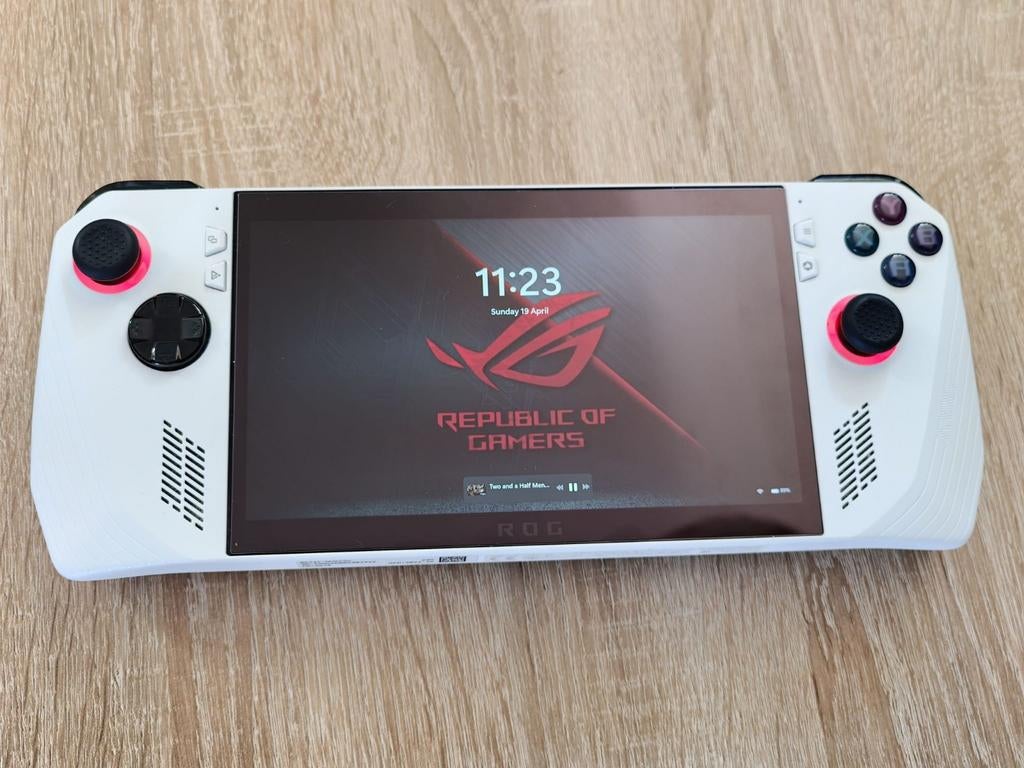 Asus ROG Ally Handheld Gaming PC - Krachtige Gaming Ervaring, Ophalen, Zo goed als nieuw, Overige kleuren, Zonder controller