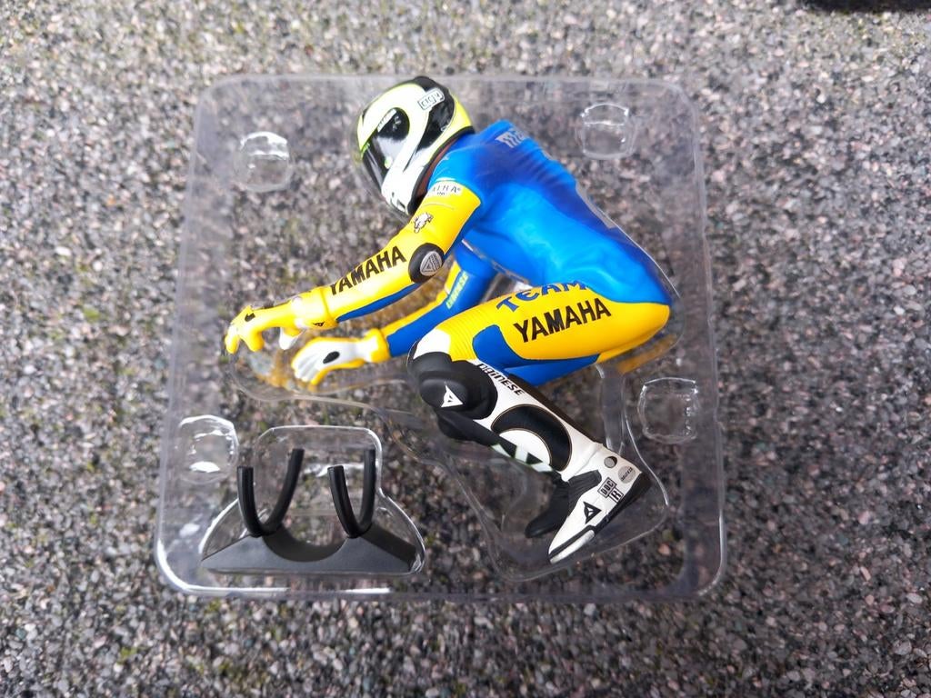 MINICHAMPS 1/12 Valentino Rossi 2006 Sachsenring Riding Yamaha Moto Gp