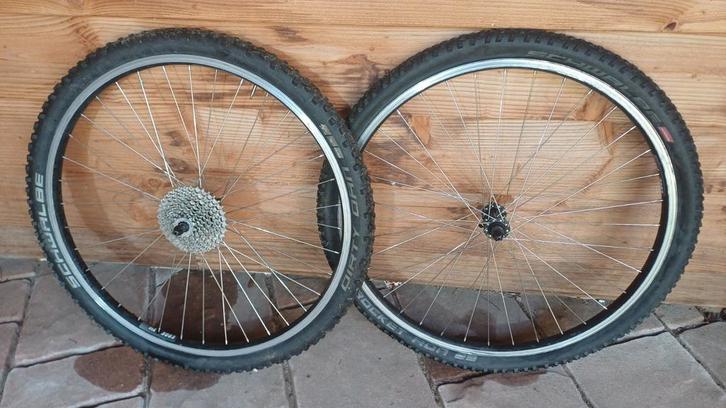 Mtb wielset met Schwalbe banden en Shimano cassette, Fietsen en Brommers, Fietsonderdelen, Zo goed als nieuw, Wiel, Aluminium
