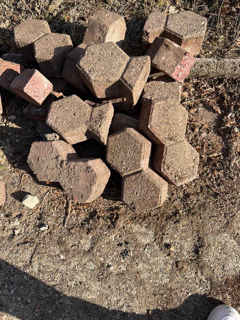 Betonklinkers honingraat, kleur rood, Ophalen, Gebruikt, Klinkers, 10 m² of meer