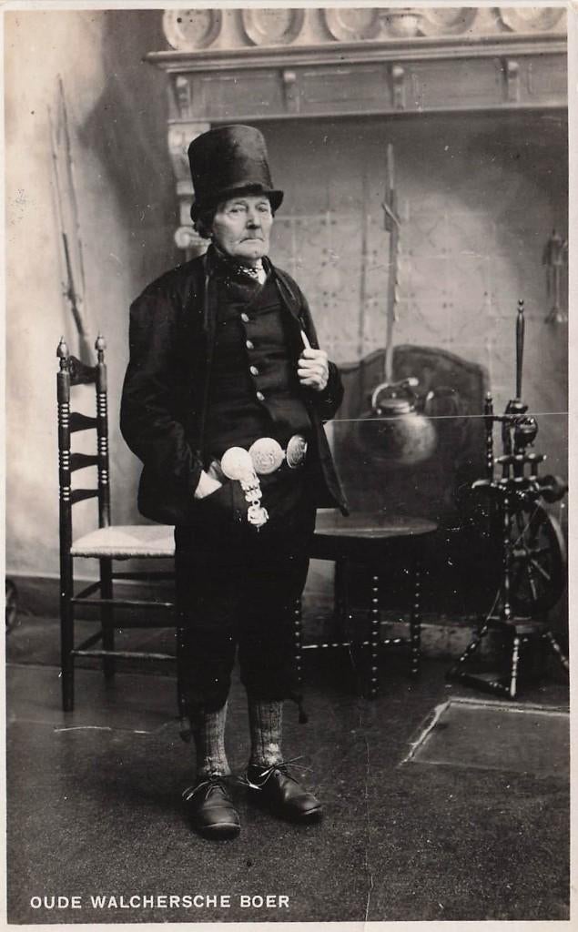 JN1141 Walcheren Oude Boer Klederdracht ca 1930, Ophalen of Verzenden, 1920 tot 1940, Ongelopen, Zeeland