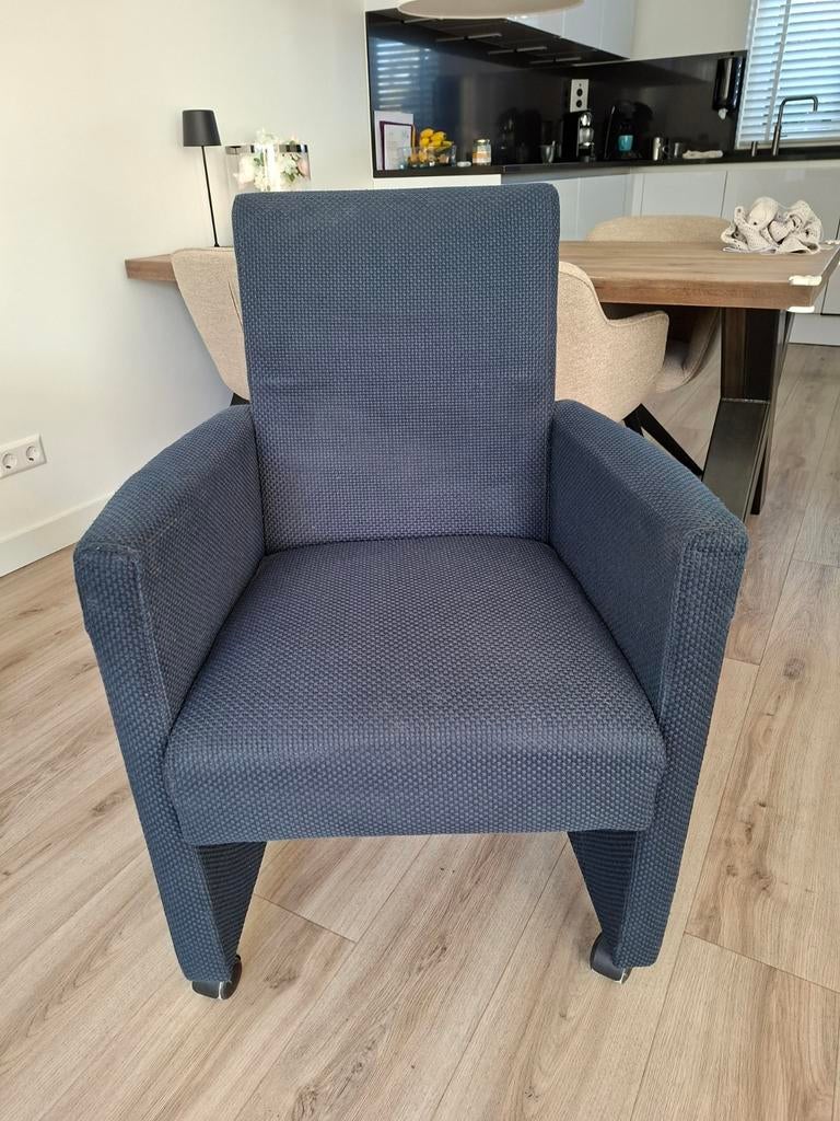 Gratis op te halen donkerblauwe eetkamerstoel, Huis en Inrichting, Ophalen, Gebruikt, Blauw, Eén