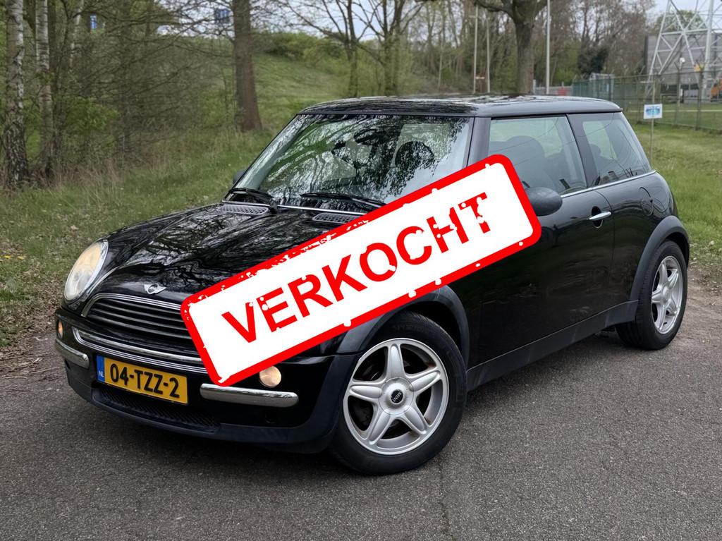 Mini Cooper One R50 1.6 2002 Zwart Airco ☑️, Auto's, Mini, Voorwielaandrijving, 15 km/l, Gebruikt, 4 cilinders