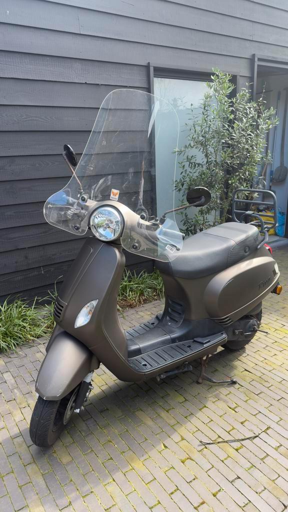 Riva scooter, Fietsen en Brommers, Snorfietsen en Snorscooters, Gebruikt, Overige merken, Benzine, Ophalen