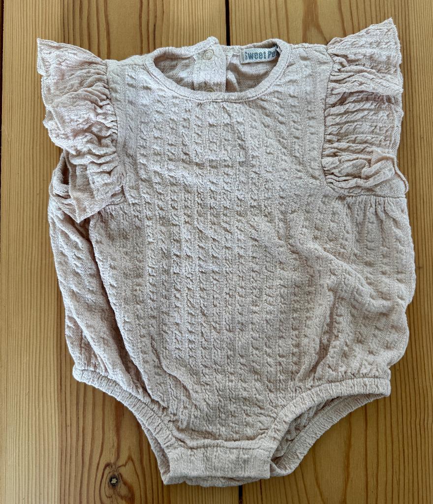 Sweet Petit by Prénatal - Baby Romper met Ruches - maat 62, Kinderen en Baby's, Babykleding | Maat 62, Nacht- of Onderkleding