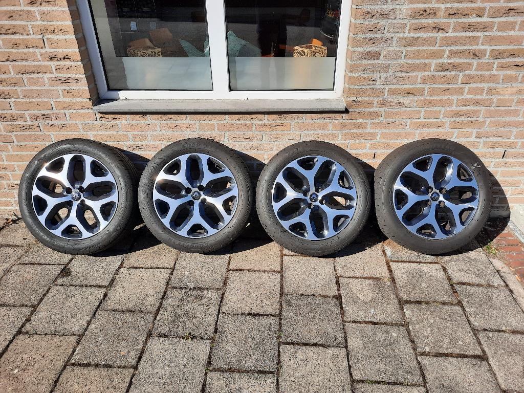 Renault Captur 17 inch velgen + Goodyear zomerbanden, Ophalen, Gebruikt, Banden en Velgen, 17 inch