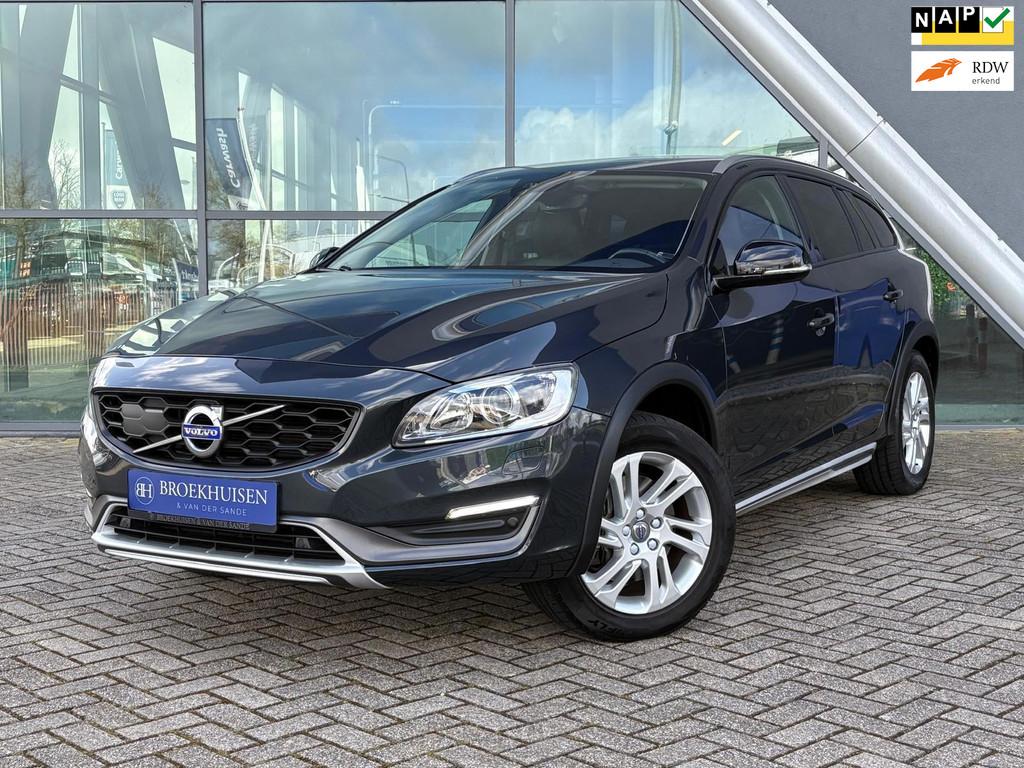 Volvo V60 Cross Country 2.0 D4 Momentum 190pk Automaat / Cam, Auto's, 1969 cc, Diesel, 22 km/l, Zilver of Grijs