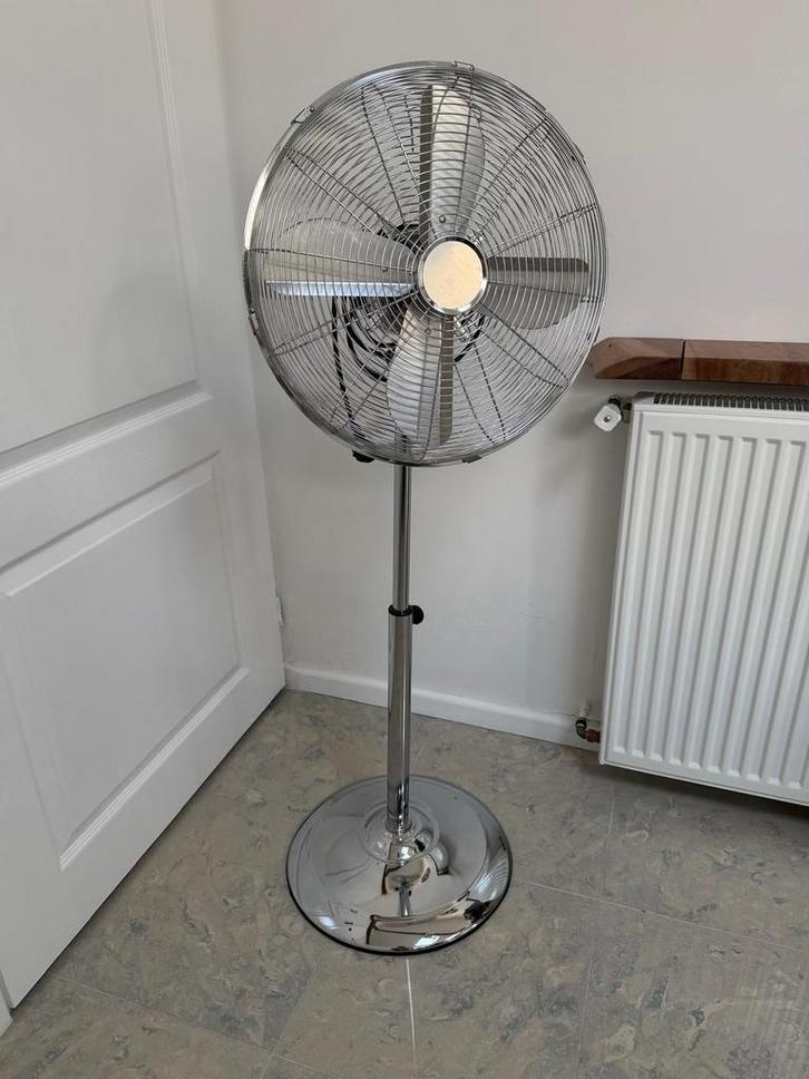 Metalen Statiefventilator - Hoogte Verstelbaar, Witgoed en Apparatuur, Ventilatoren, Zo goed als nieuw, Statiefventilator, Ophalen