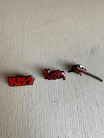 Kiss en Korn - 3 badges, clips, speldjes, pins, Ophalen of Verzenden, Zo goed als nieuw, Pop, Beeldje of Miniatuur