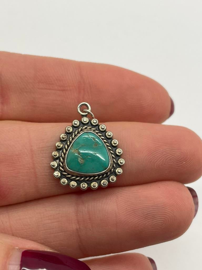 D606 Prachtige zilveren Navajo hanger, Overige voorstellingen, Ophalen of Verzenden, X, Met edelsteen