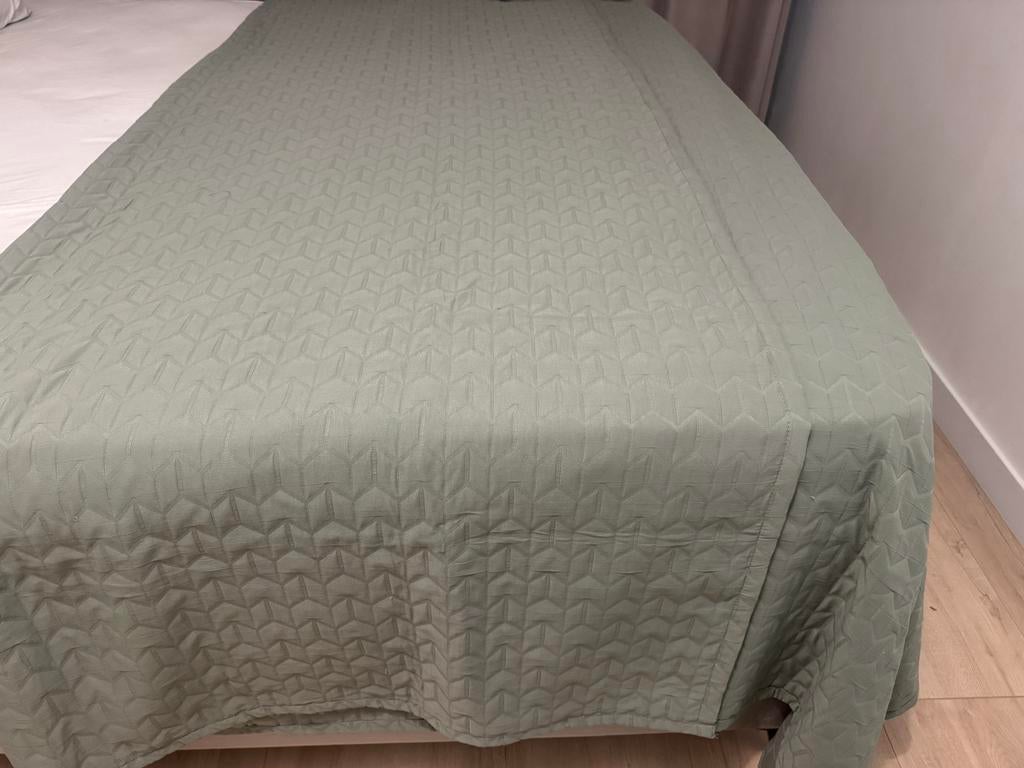 Lichte sprei, Huis en Inrichting, Ophalen, Zo goed als nieuw