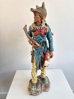 Massief beeld Indiaan met wolvenkop en tomahawk, 59 cm, Antiek en Kunst, Ophalen