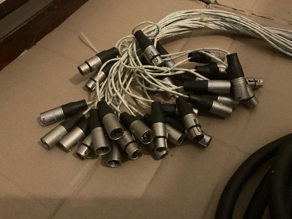 ALESIS X2 MULTKABEL  12. TRACKS, Muziek en Instrumenten, Ophalen of Verzenden, Zo goed als nieuw, 10 tot 20 kanalen