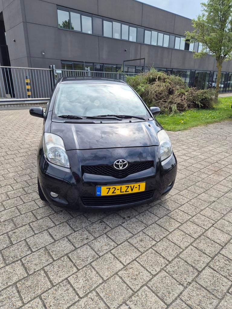 Toyota Yaris 1.3 Vvt-i 5DR 2010 - Airco, Trekhaak en Spoiler, Voorwielaandrijving, 1025 kg, 40 €/maand, 4 cilinders