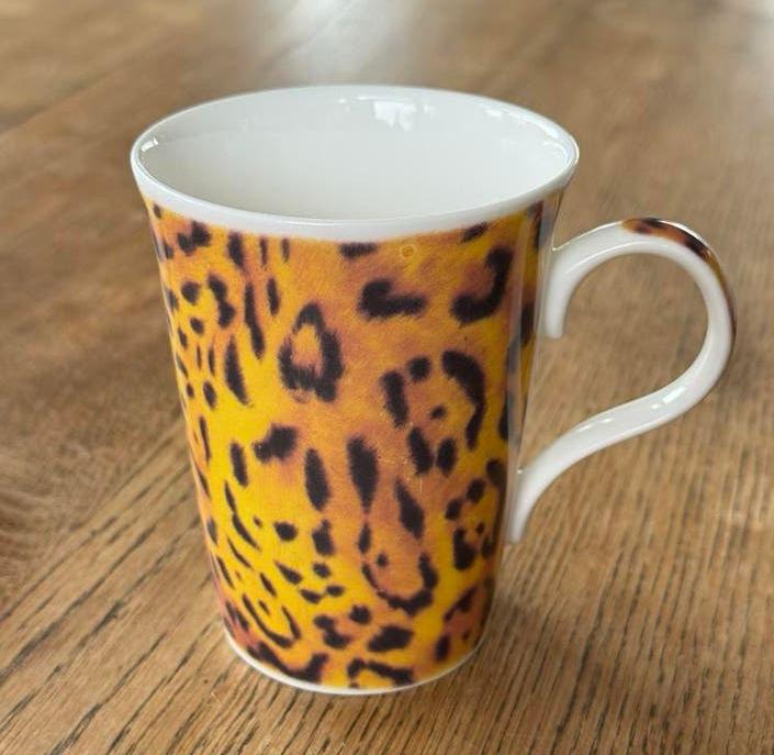 Crown Trent fine bone china - mok met oor en luipaardprint, Huis en Inrichting, Keuken | Servies, Ophalen of Verzenden, Zo goed als nieuw