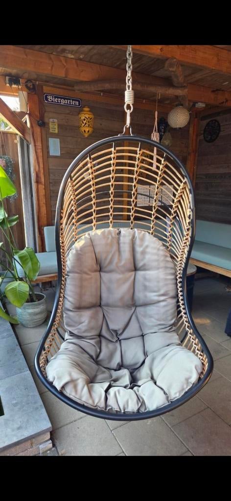 Hangstoel met kussen, Huis en Inrichting, Stoelen, Ophalen