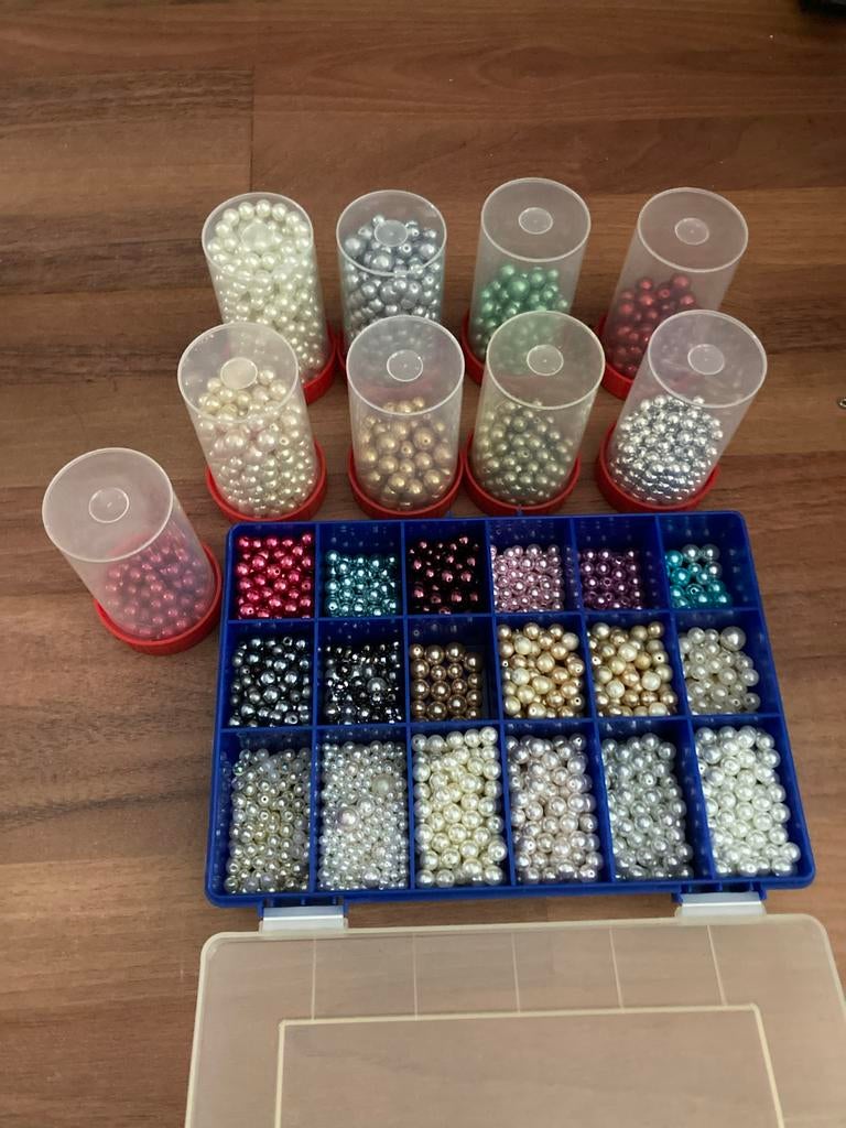 Grote collectie kralen, ook veel parels, Hobby en Vrije tijd, Kralen en Sieraden maken, Ophalen of Verzenden, Zo goed als nieuw