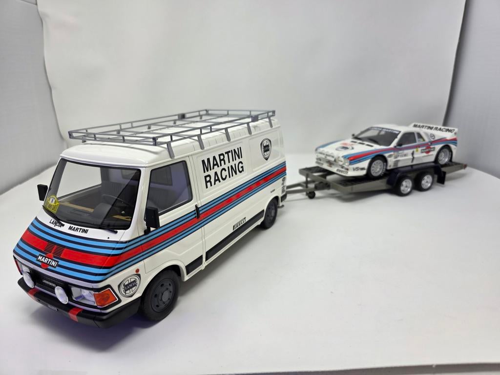 Pack  Fiat 242 Lancia 037 GR.B met Trailer 1:18 in OVP, Hobby en Vrije tijd, Modelauto's | 1:18, Ophalen of Verzenden, Nieuw, OttOMobile