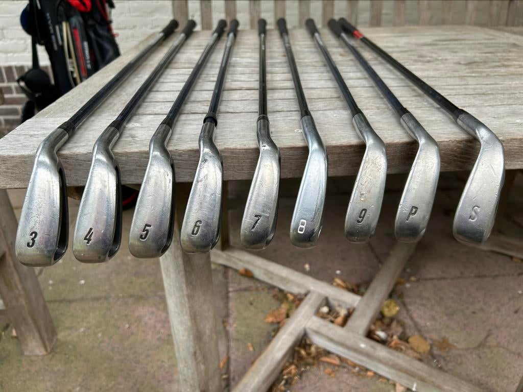 9 golfclubs,merk Mizuno, ongeveer 15 jaar oud. Herenclubs, Sport en Fitness, Golf, Ophalen of Verzenden, Gebruikt, Club, Mizuno